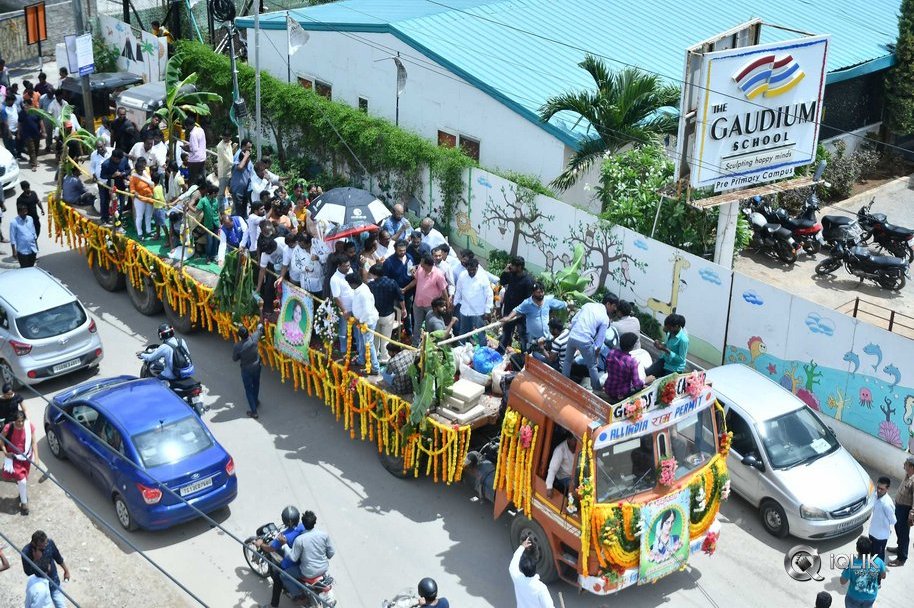Celebrities-Pay-Homage-to-Vijaya-Nirmala-Garu